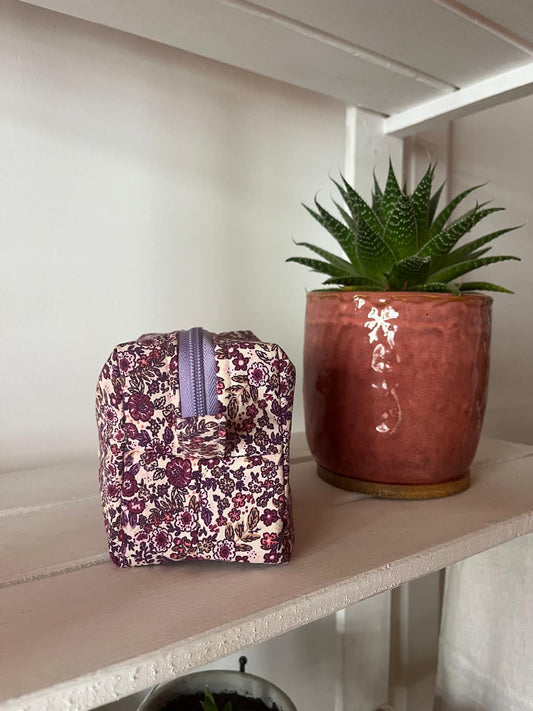NECESSER MINI BASE QUADRADA - FLORS LILES