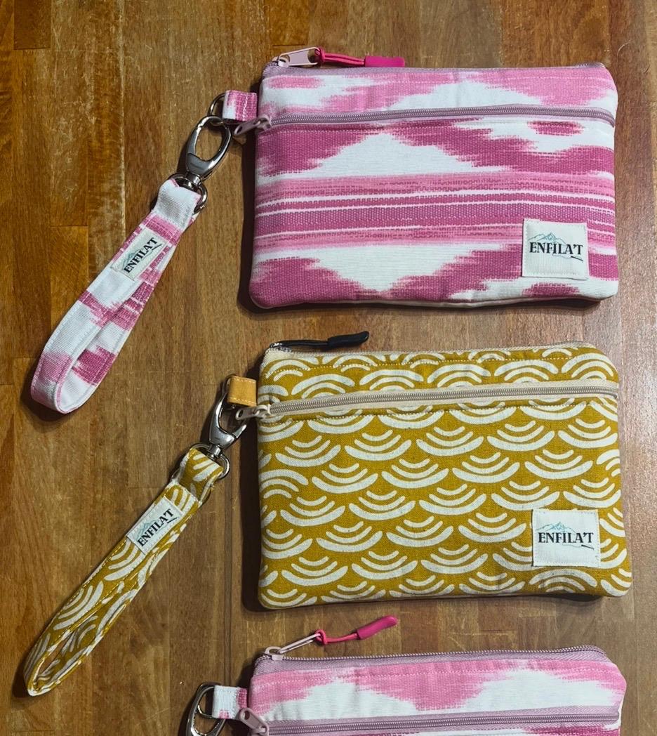 BOSSA DE MÀ MINI DOBLE CREMALLERA - LLENGUES MALLORQUINES ROSA