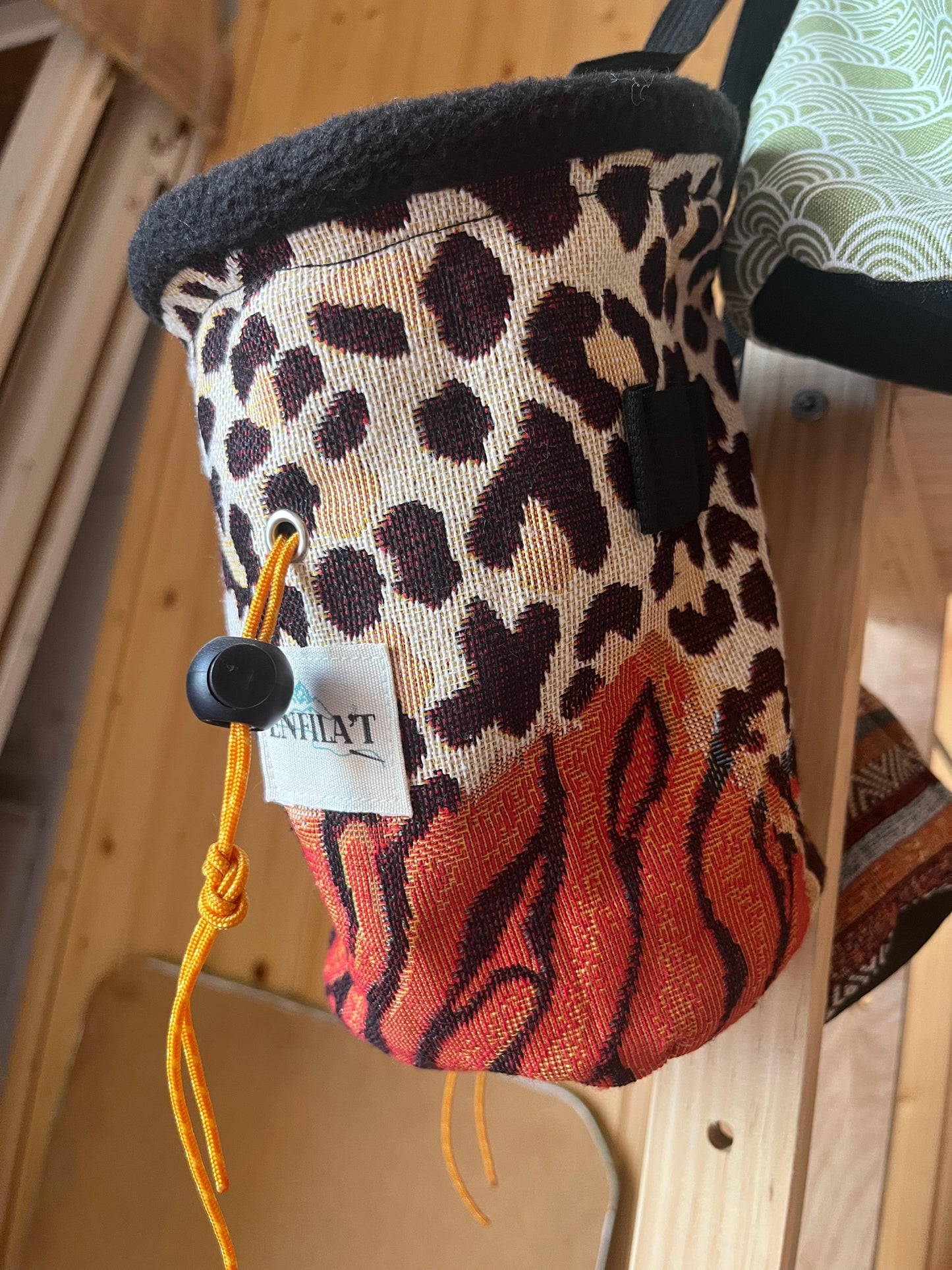 MAGNESIERA ESCALADA ESPORTIVA - total animal print